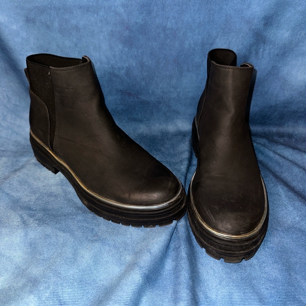 Ankle booties